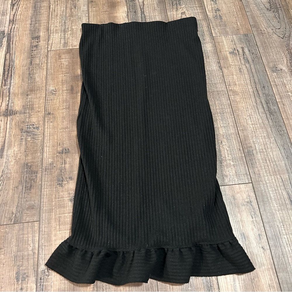 Urban Outfitters Skirt Medium Black Ribbed Midi Black Back Slit Ruffle